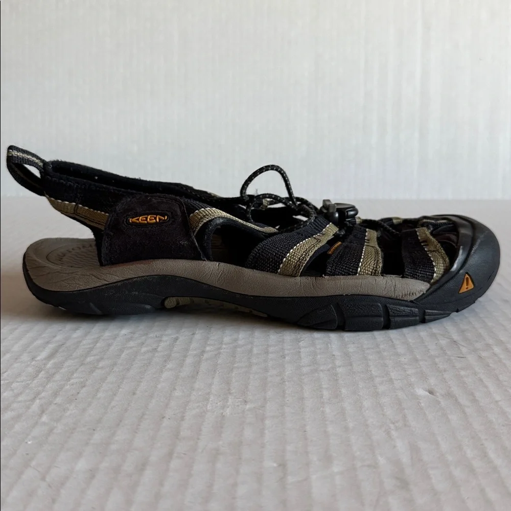 Keen Men’s Newport H2 In Black/Stone Gray - Picture 6 of 12